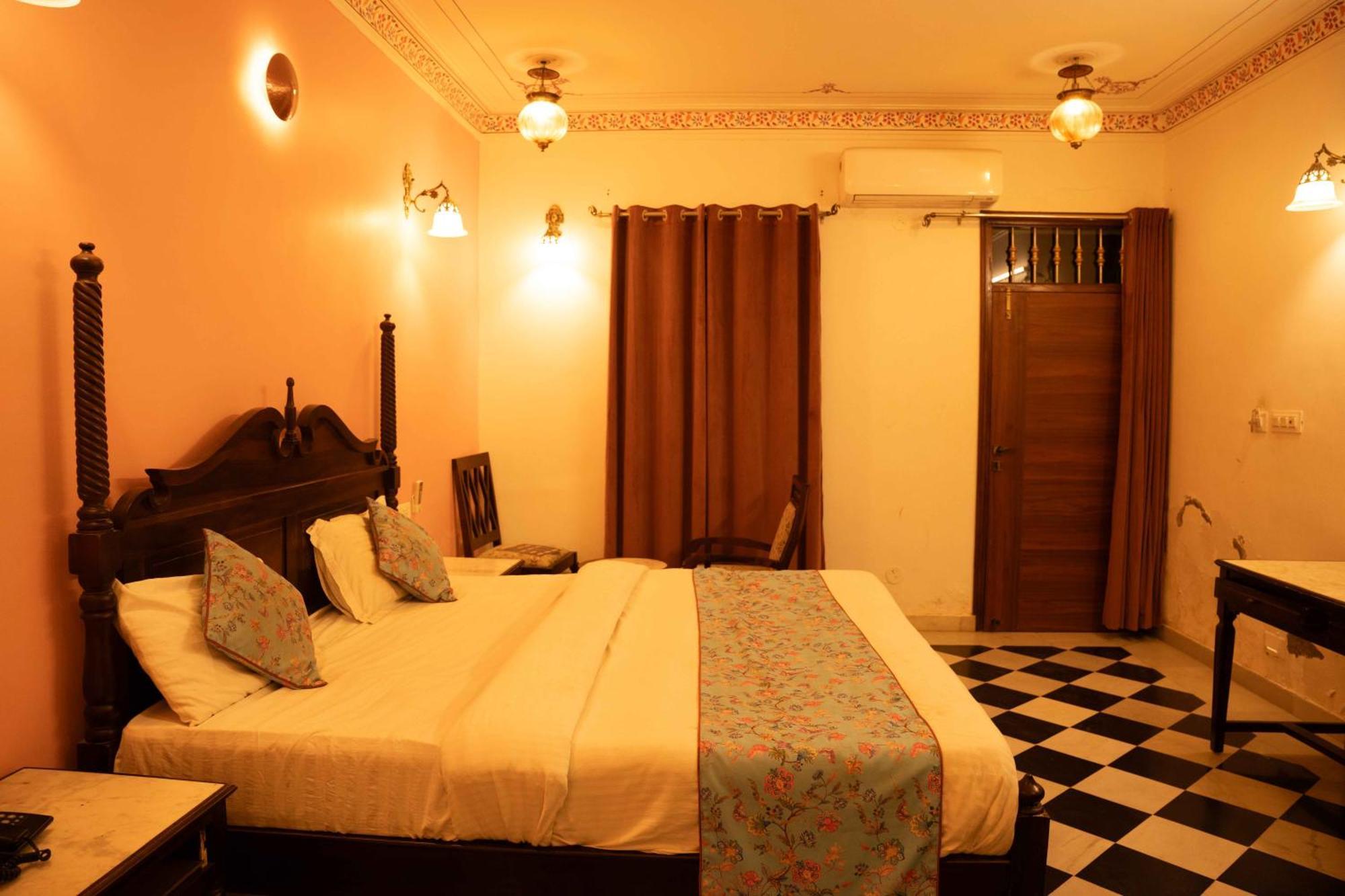 Hotel Karohi Villa Udaipur Esterno foto