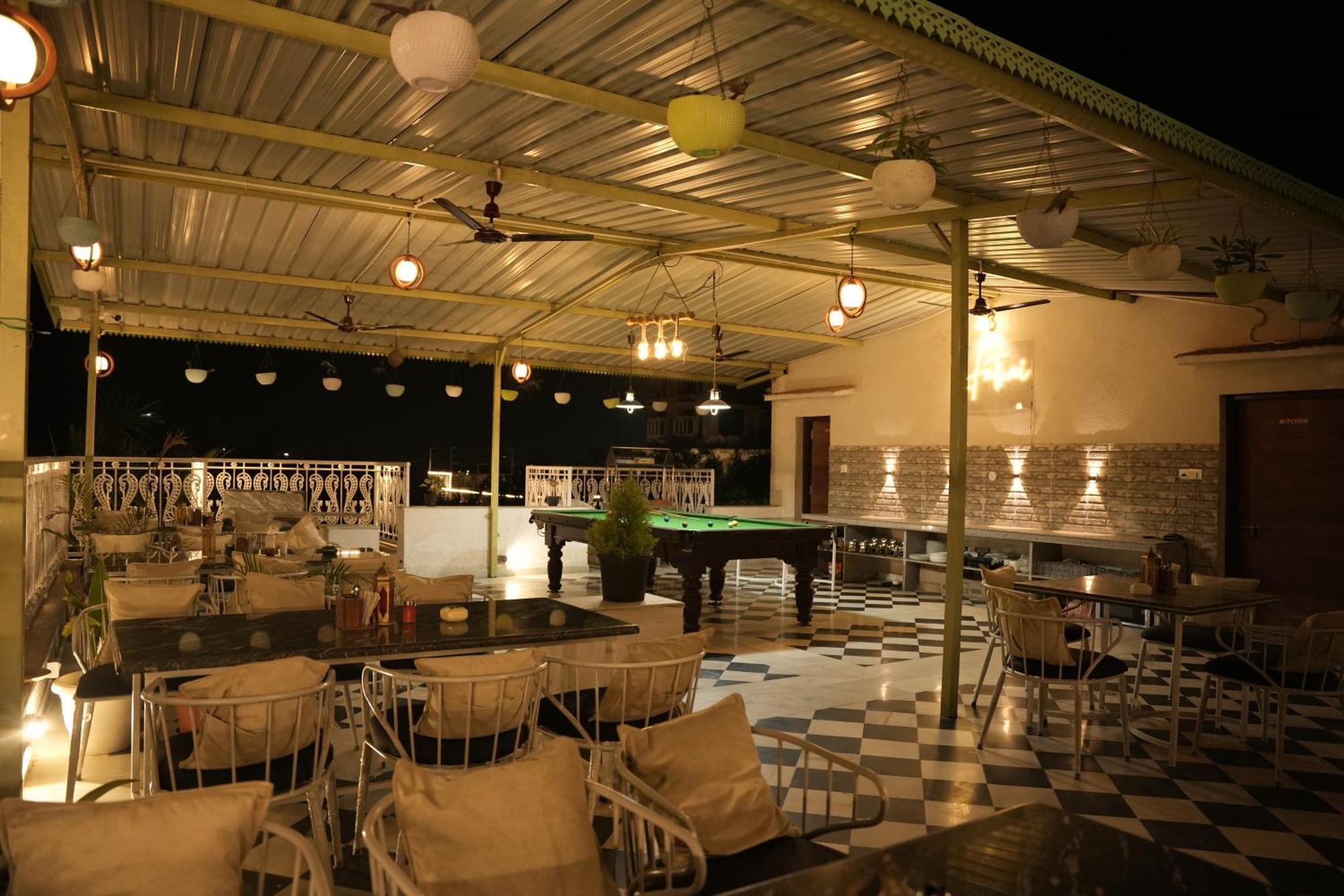 Hotel Karohi Villa Udaipur Esterno foto