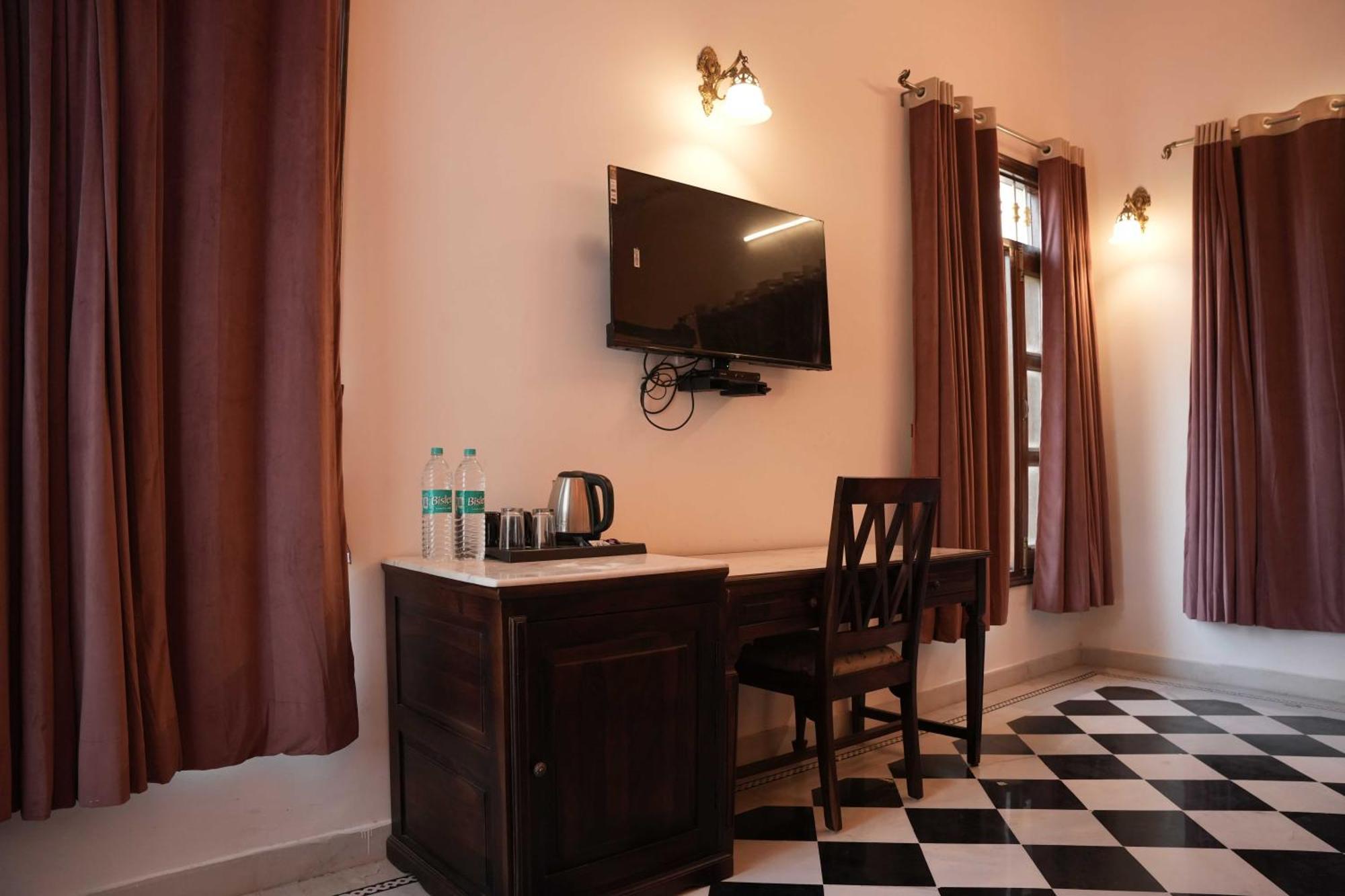 Hotel Karohi Villa Udaipur Esterno foto